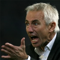 Holland coach condemns referee 